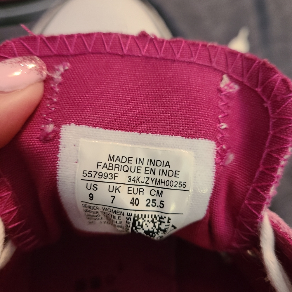 Converse Pink Velvet Chucks - Picture 3 of 8